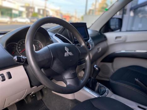 MITSUBISHI L 200 Triton 2.4 16V FLEX HLS CABINE DUPLA, Foto 5