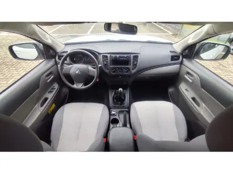 MITSUBISHI L 200 Triton 2.4 16V FLEX GL CABINE DUPLA, Foto 10