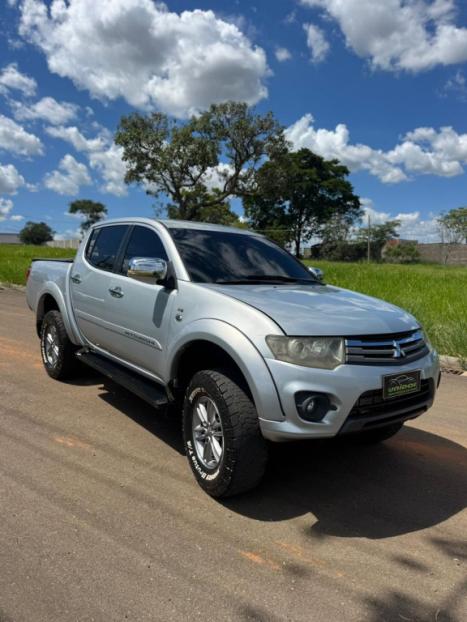 MITSUBISHI L 200 Triton 3.2 16V HPE 4X4 CABINE DUPLA TURBO DIESEL INTERCOOLER AUTOM�TICO, Foto 2