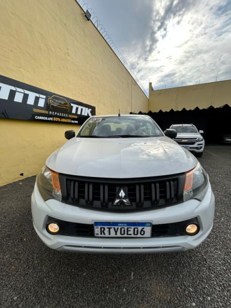 MITSUBISHI L 200 Triton 2.4 16V SPORT GL CABINE DUPLA TURBO DIESEL, Foto 2