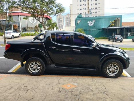 MITSUBISHI L 200 Triton 3.5 V6 HPE 4X4 FLEX CABINE DUPLA, Foto 2