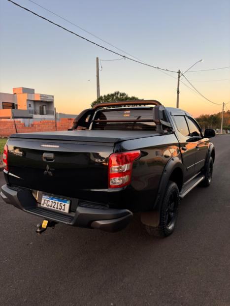 MITSUBISHI L 200 Triton 2.4 16V SPORT GLX 4X4 CABINE DUPLA TURBO DIESEL, Foto 2