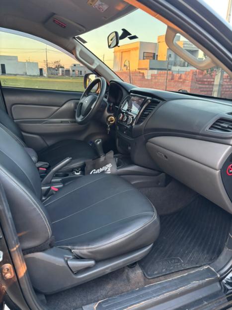 MITSUBISHI L 200 Triton 2.4 16V SPORT GLX 4X4 CABINE DUPLA TURBO DIESEL, Foto 5