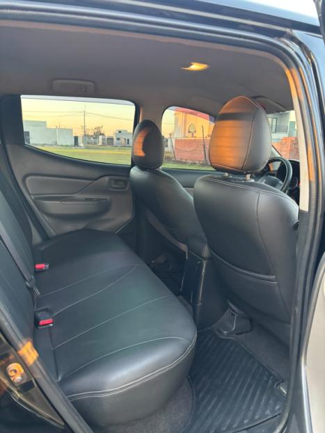 MITSUBISHI L 200 Triton 2.4 16V SPORT GLX 4X4 CABINE DUPLA TURBO DIESEL, Foto 7