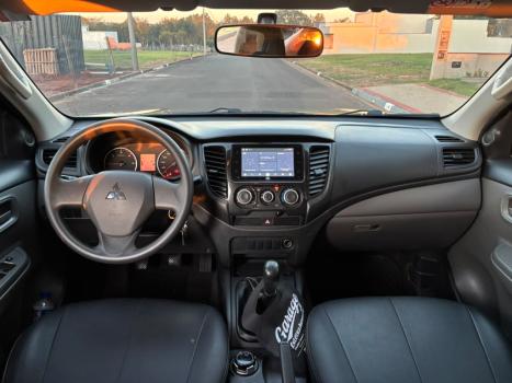 MITSUBISHI L 200 Triton 2.4 16V SPORT GLX 4X4 CABINE DUPLA TURBO DIESEL, Foto 8