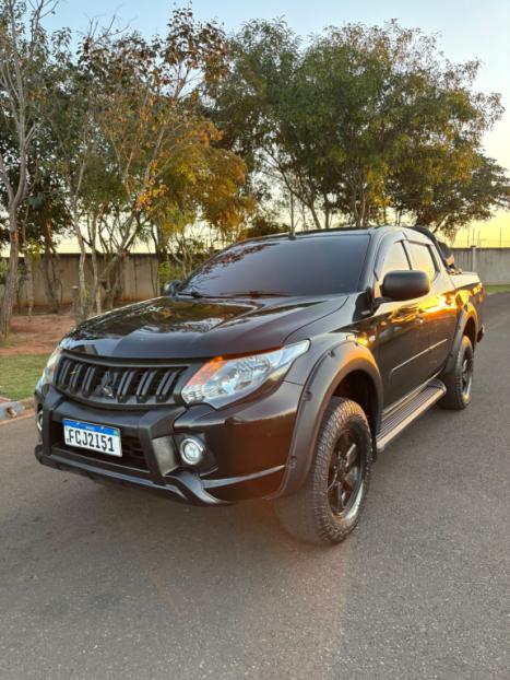 MITSUBISHI L 200 Triton 2.4 16V SPORT GLX 4X4 CABINE DUPLA TURBO DIESEL, Foto 9