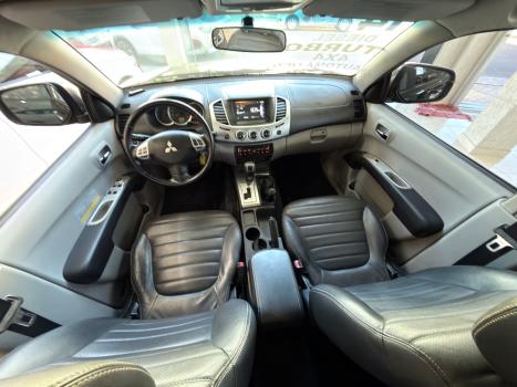 MITSUBISHI L 200 Triton 3.2 16V HPE 4X4 CABINE DUPLA TURBO DIESEL INTERCOOLER AUTOM�TICO, Foto 8
