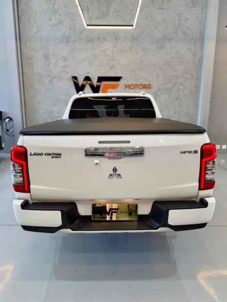 MITSUBISHI L 200 Triton 2.4 16V SPORT HPE-S 4X4 CABINE DUPLA TURBO DIESEL AUTOM�TICO, Foto 3