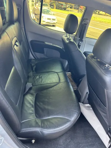 MITSUBISHI L 200 Triton 3.5 V6 HPE 4X4 FLEX CABINE DUPLA AUTOMÁTICO, Foto 8