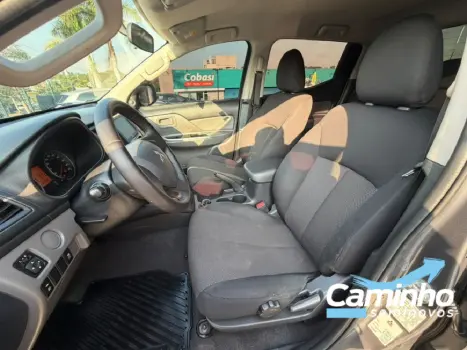 MITSUBISHI L 200 Triton 2.4 16V FLEX GLX 4X4 OUTDOOR CABINE DUPLA, Foto 11