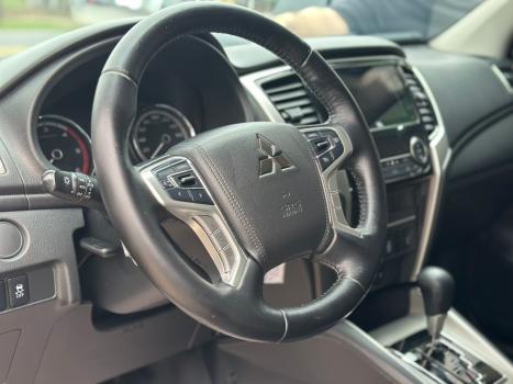 MITSUBISHI L 200 Triton 2.4 16V SPORT HPE 4X4 CABINE DUPLA TURBO DIESEL AUTOMÁTICO, Foto 7