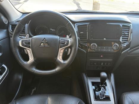 MITSUBISHI L 200 Triton 2.4 16V SPORT HPE 4X4 CABINE DUPLA TURBO DIESEL AUTOMÁTICO, Foto 9