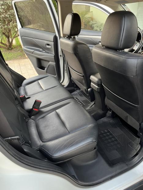 MITSUBISHI Outlander 2.0 16V 4P AUTOMÁTICO, Foto 8 MITSUBISHI Outlander 2.0 16V 4P AUTOMÁTICO, Foto 8