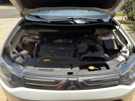 MITSUBISHI Outlander 2.0 16V 4P AUTOMÁTICO, Foto 5 MITSUBISHI Outlander 2.0 16V 4P AUTOMÁTICO, Foto 5