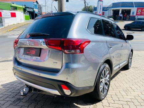 MITSUBISHI Outlander 3.0 V6 24V 4P GT 4X4 AUTOM�TICO, Foto 6