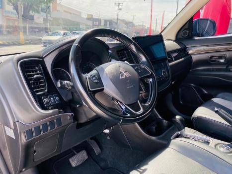 MITSUBISHI Outlander 3.0 V6 24V 4P GT 4X4 AUTOM�TICO, Foto 8