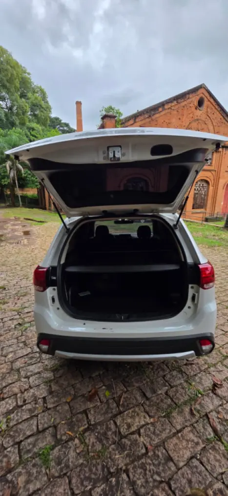 MITSUBISHI Outlander 2.0 16V 4P AUTOM�TICO, Foto 9