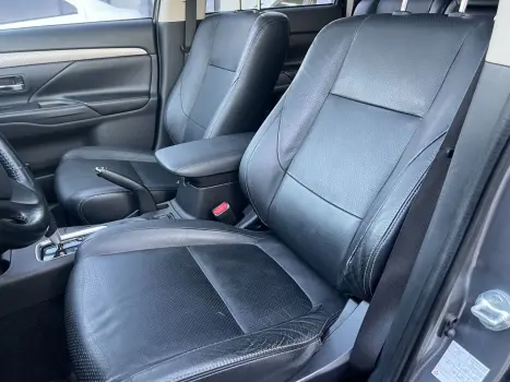 MITSUBISHI Outlander 3.0 V6 24V 4P GT4 4X4 AUTOM�TICO, Foto 8