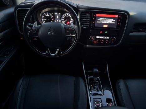 MITSUBISHI Outlander 3.0 V6 24V 4P GT 4X4 AUTOM�TICO, Foto 7