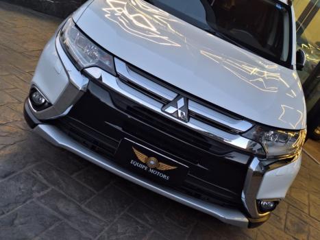 MITSUBISHI Outlander 2.2 16V 4P 4X4 DIESEL AUTOM�TICO, Foto 3