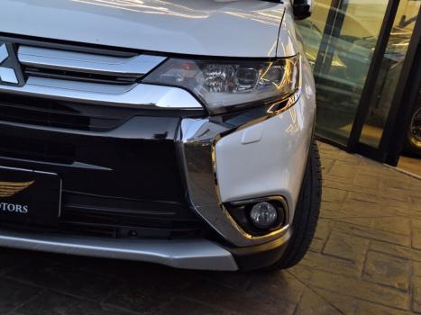 MITSUBISHI Outlander 2.2 16V 4P 4X4 DIESEL AUTOM�TICO, Foto 6