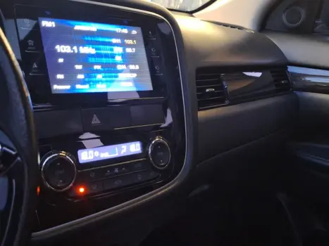 MITSUBISHI Outlander 2.2 16V 4P 4X4 DIESEL AUTOM�TICO, Foto 16