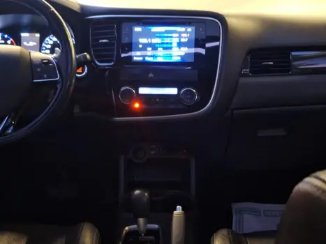 MITSUBISHI Outlander 2.2 16V 4P 4X4 DIESEL AUTOM�TICO, Foto 18