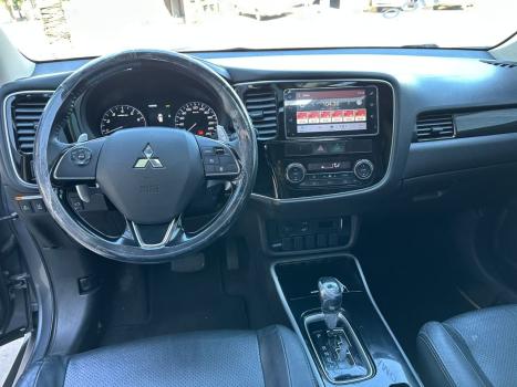 MITSUBISHI Outlander 3.0 V6 24V 4P GT4 4X4 AUTOM�TICO, Foto 8
