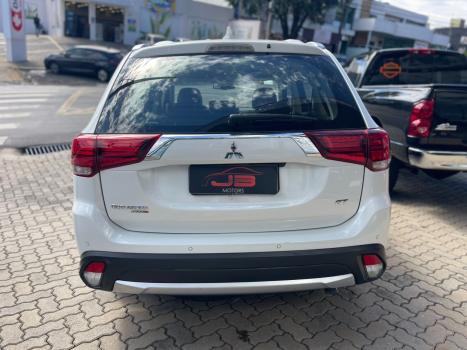 MITSUBISHI Outlander 3.0 V6 24V 4P GT 4X4 AUTOM�TICO, Foto 2