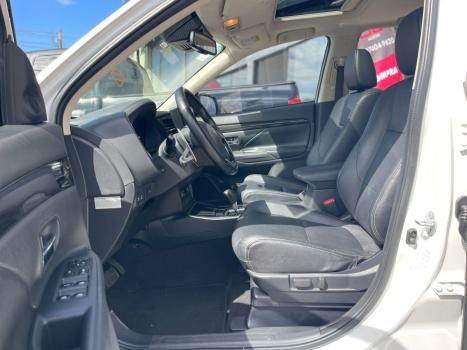 MITSUBISHI Outlander 3.0 V6 24V 4P GT 4X4 AUTOM�TICO, Foto 9