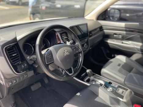 MITSUBISHI Outlander 3.0 V6 24V 4P GT 4X4 AUTOM�TICO, Foto 10