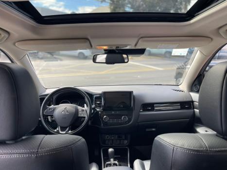 MITSUBISHI Outlander 3.0 V6 24V 4P GT 4X4 AUTOMÁTICO, Foto 7
