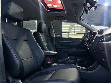 MITSUBISHI Outlander 2.0 16V 4P AUTOMÁTICO, Foto 10