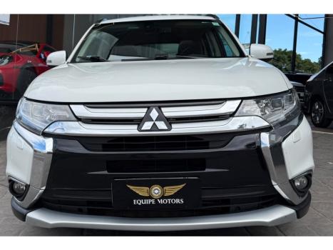 MITSUBISHI Outlander 2.2 16V 4P 4X4 DIESEL AUTOMÁTICO, Foto 2