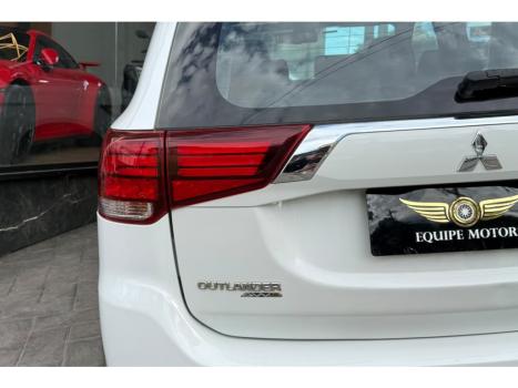 MITSUBISHI Outlander 2.2 16V 4P 4X4 DIESEL AUTOMÁTICO, Foto 6