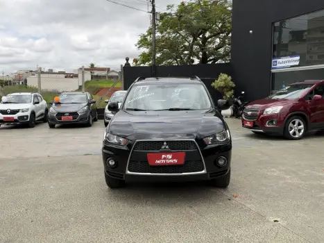 MITSUBISHI Outlander 3.0 V6 24V 4P GT 4X4 AUTOMÁTICO, Foto 2