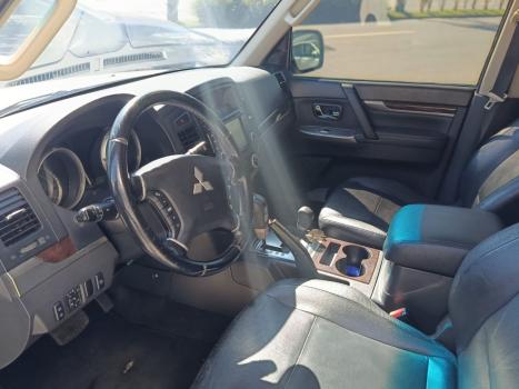 MITSUBISHI Pajero Full 3.8 V6 24V HPE 4X4 AUTOM�TICO, Foto 9