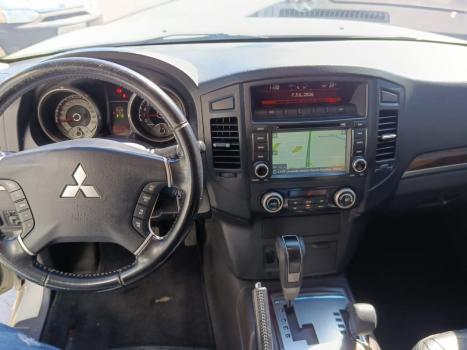 MITSUBISHI Pajero Full 3.8 V6 24V HPE 4X4 AUTOM�TICO, Foto 15