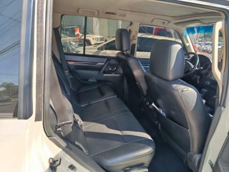MITSUBISHI Pajero Full 3.8 V6 24V HPE 4X4 AUTOM�TICO, Foto 17