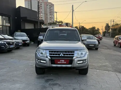 MITSUBISHI Pajero Full 3.2 16V 4P HPE 4X4 TURBO DIESEL INTERCOOLER AUTOMÁTICO, Foto 2