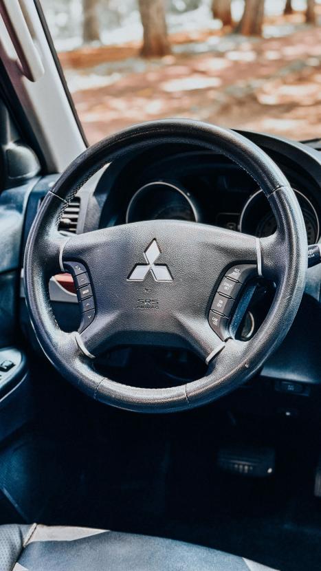 MITSUBISHI Pajero Full 3.2 16V HPE 4X4 TURBO DIESEL AUTOMÁTICO, Foto 4