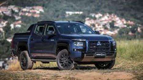 MITSUBISHI Triton 2.4 KATANA BITURBO DIESEL CABINE DUPLA 4X4 AUTOM�TICO, Foto 4