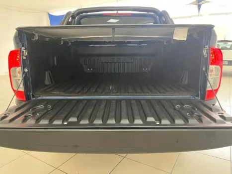 NISSAN Frontier 2.3 ATTACK CABINE DUPLA 4X4 BI-TURBO DIESEL AUTOMÁTICO, Foto 9 NISSAN Frontier 2.3 ATTACK CABINE DUPLA 4X4 BI-TURBO DIESEL AUTOMÁTICO, Foto 9