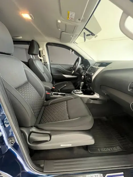 NISSAN Frontier 2.3 ATTACK CABINE DUPLA 4X4 BI-TURBO DIESEL AUTOMÁTICO, Foto 10 NISSAN Frontier 2.3 ATTACK CABINE DUPLA 4X4 BI-TURBO DIESEL AUTOMÁTICO, Foto 10