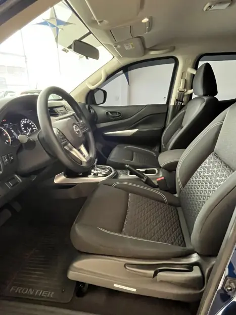 NISSAN Frontier 2.3 ATTACK CABINE DUPLA 4X4 BI-TURBO DIESEL AUTOMÁTICO, Foto 14 NISSAN Frontier 2.3 ATTACK CABINE DUPLA 4X4 BI-TURBO DIESEL AUTOMÁTICO, Foto 14