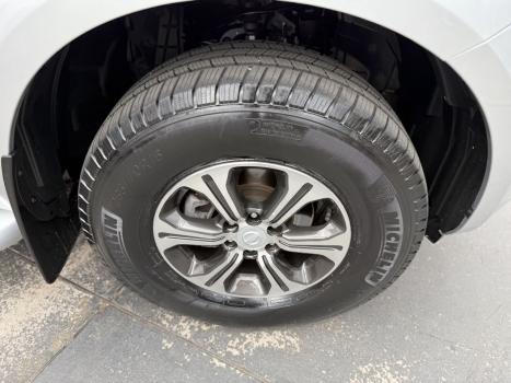 NISSAN Frontier 2.3 16V XE 4X4 CABINE DUPLA BI-TURBO DIESEL AUTOMTICO, Foto 4