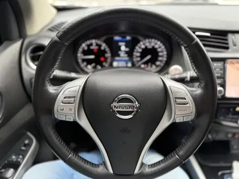 NISSAN Frontier 2.3 16V XE 4X4 CABINE DUPLA BI-TURBO DIESEL AUTOMTICO, Foto 20