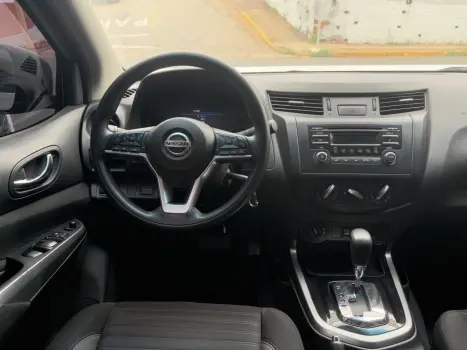 NISSAN Frontier 2.3 16V SE 4X4 CABINE DUPLA BI-TURBO DIESEL AUTOM�TICO, Foto 6