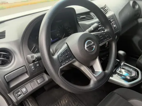 NISSAN Frontier 2.3 16V SE 4X4 CABINE DUPLA BI-TURBO DIESEL AUTOM�TICO, Foto 9