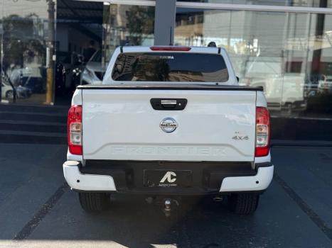 NISSAN Frontier 2.3 ATTACK CABINE DUPLA 4X4 BI-TURBO DIESEL AUTOM�TICO, Foto 6